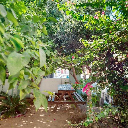 Diamante Guest House-Stone Room 파마구스타 외부 사진
