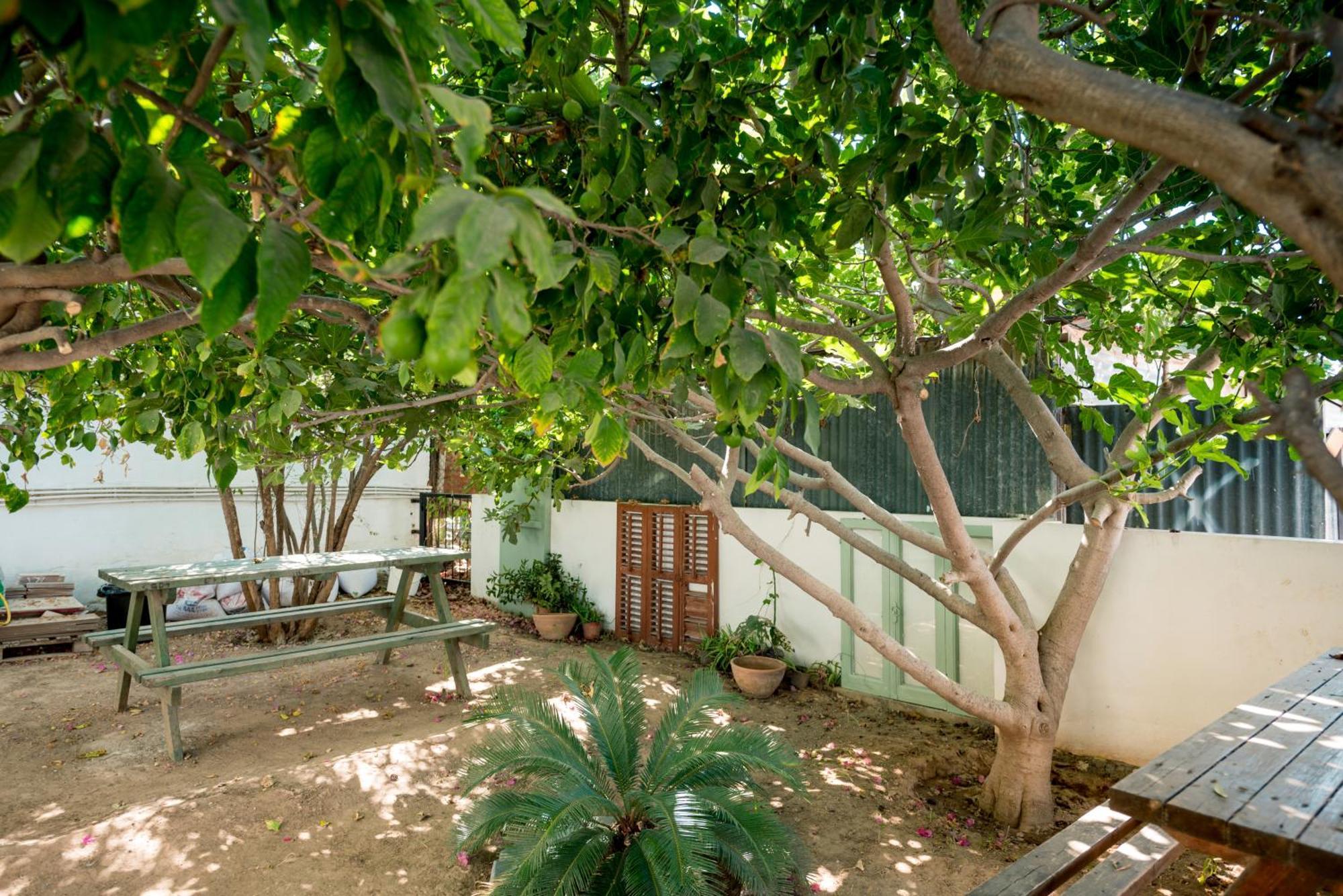 Diamante Guest House-Stone Room 파마구스타 외부 사진