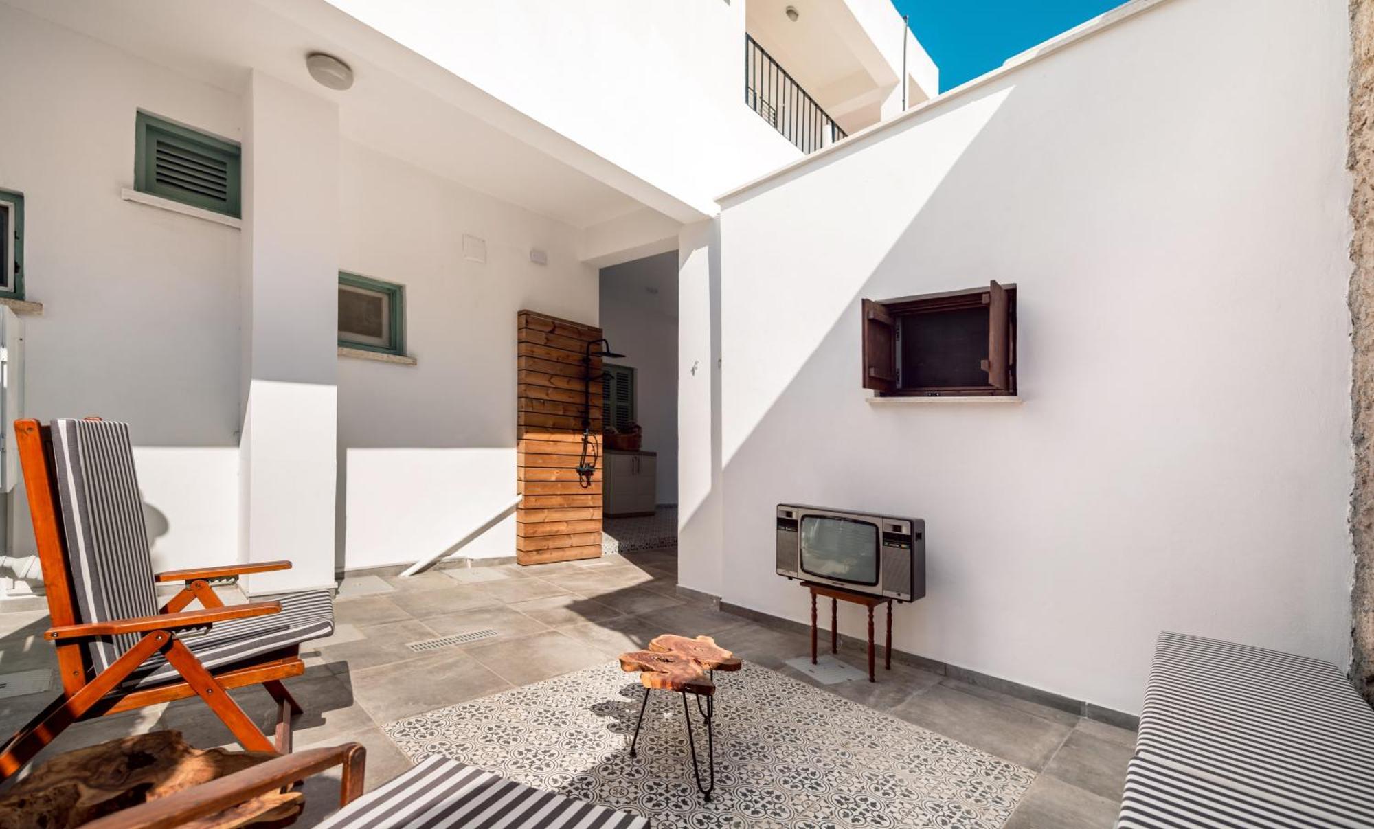 Diamante Guest House-Stone Room 파마구스타 외부 사진