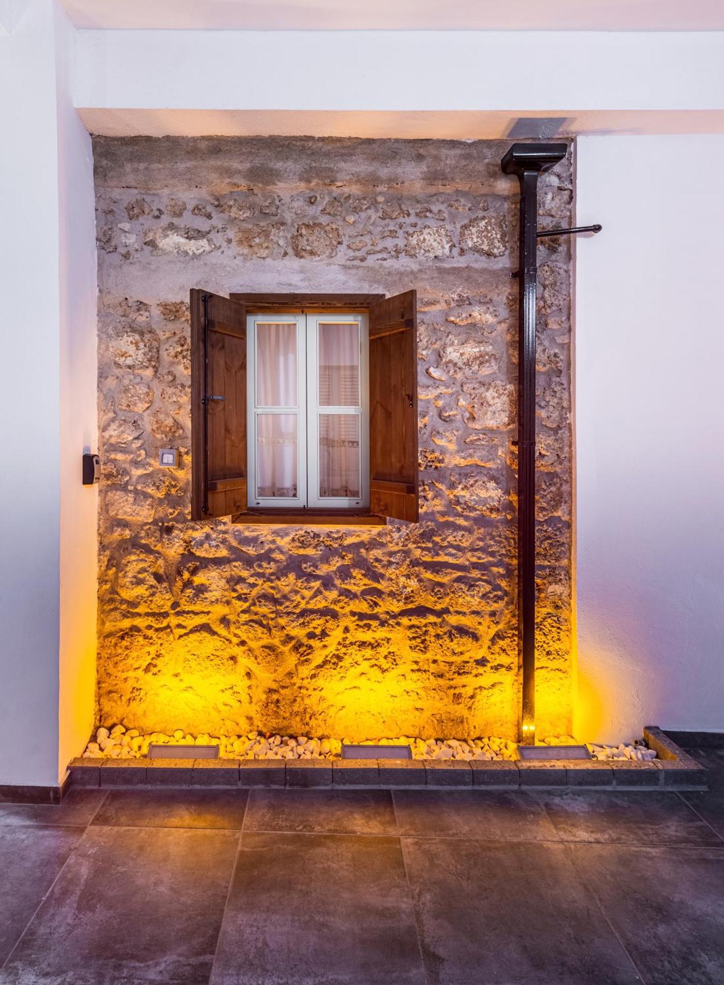 Diamante Guest House-Stone Room 파마구스타 외부 사진