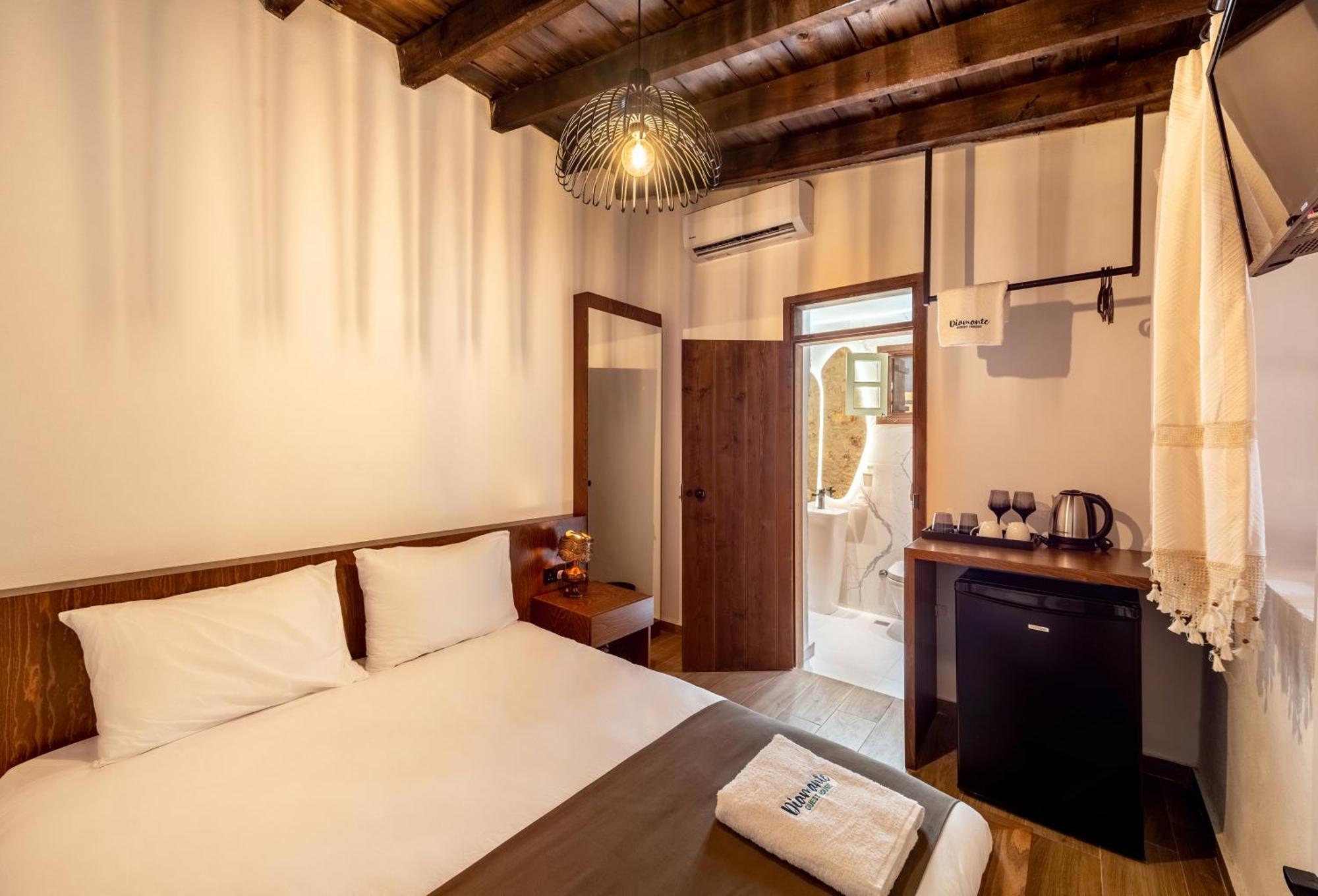 Diamante Guest House-Stone Room 파마구스타 외부 사진