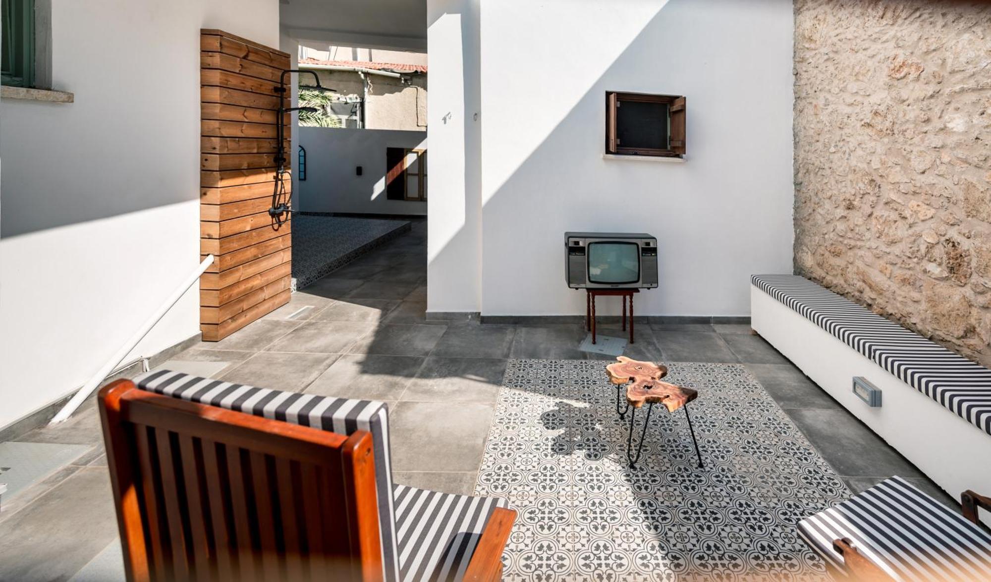Diamante Guest House-Stone Room 파마구스타 외부 사진